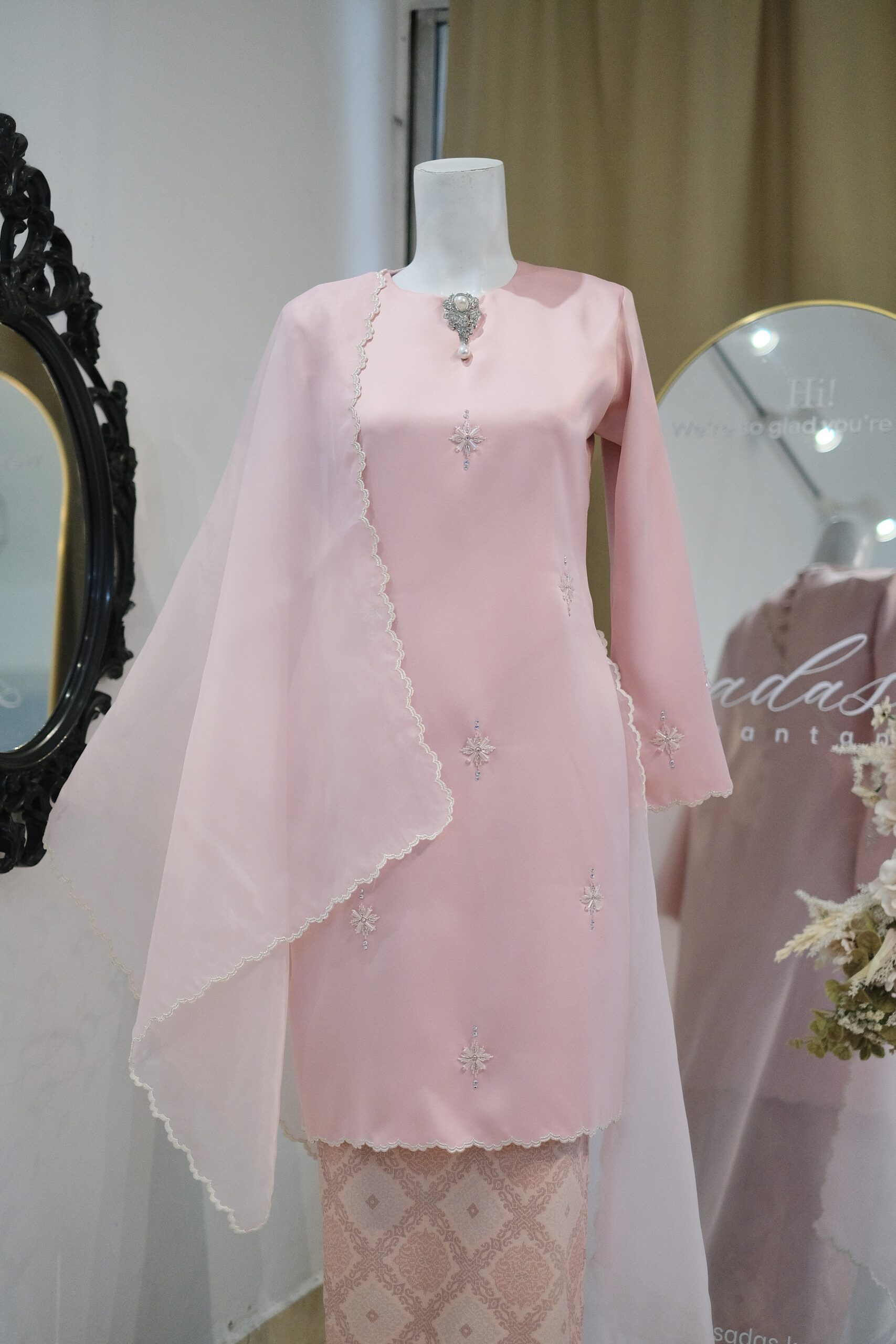 Suraya Kurung Set Selendang Pink - Image 2